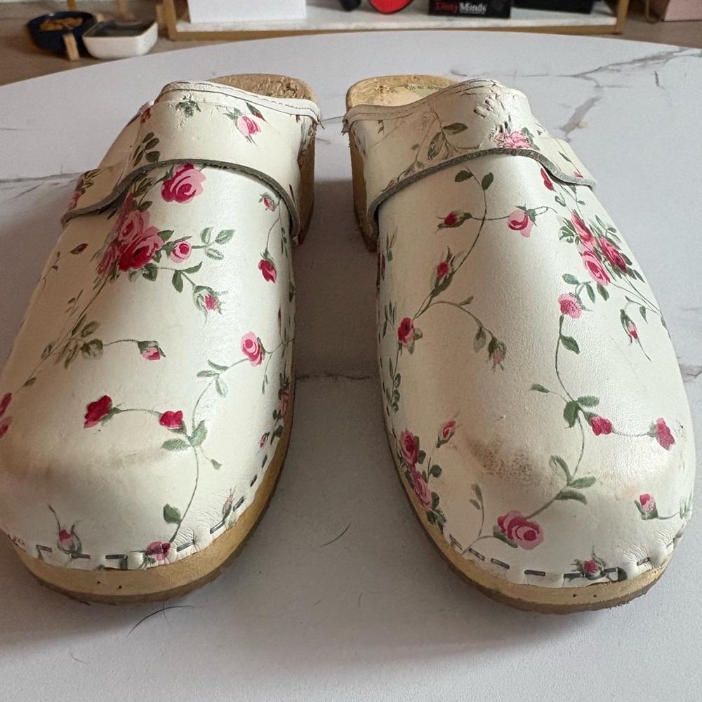 Floral Clogs with Pink Roses
